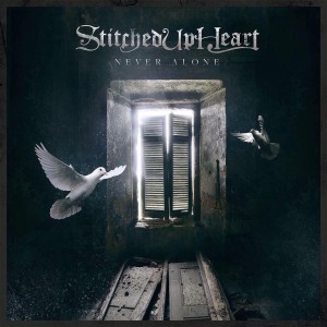 Дебютный альбом Stitched Up Heart