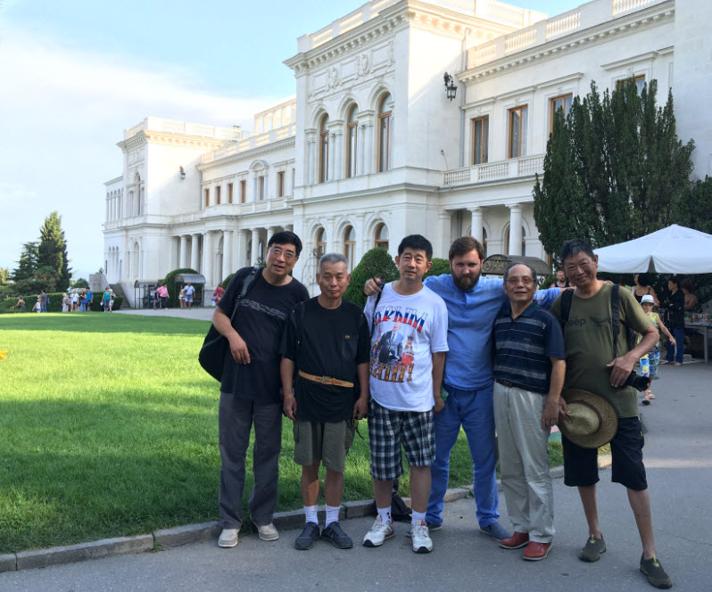 В Крым впервые по безвизовой схеме прибыли иностранные туристы